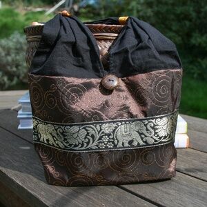 Small handbag wristlet unique fabric hbsm 7211 NWOT